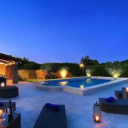 Mit Pool, Grill Und Grosszuegigem Anwesen Pollenca