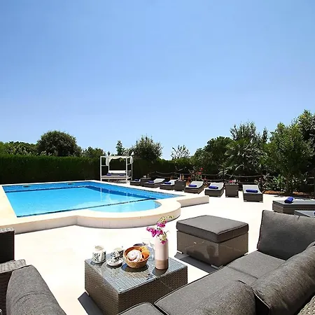 Holiday home Mit Pool, Grill Und Grosszuegigem Anwesen