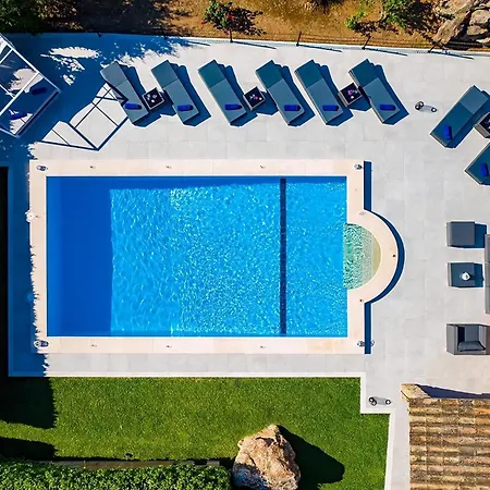 Holiday home Mit Pool, Grill Und Grosszuegigem Anwesen